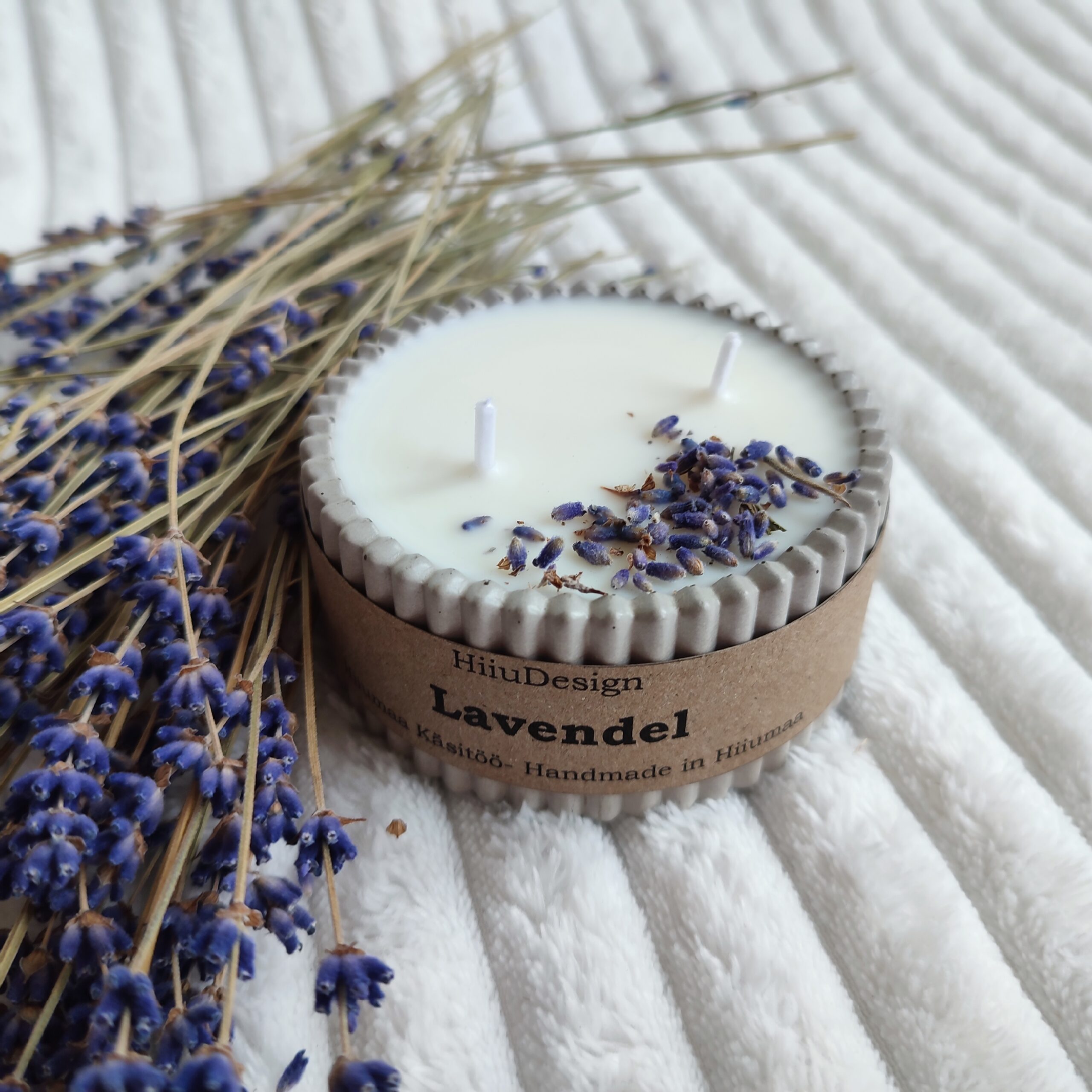 Rapsivahast küünal LAVENDEL