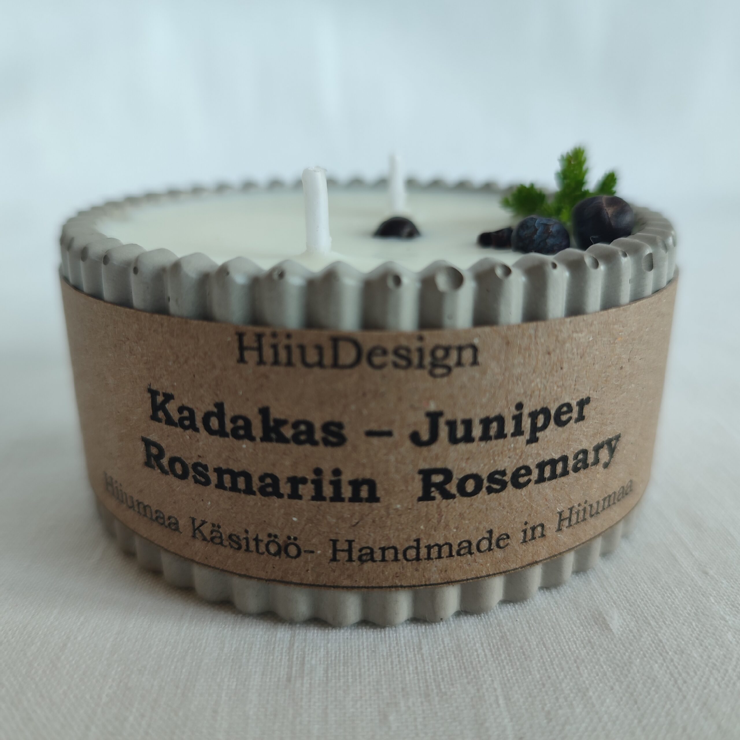 Rapsivahast küünal KADAKAS JA ROSMARIIN